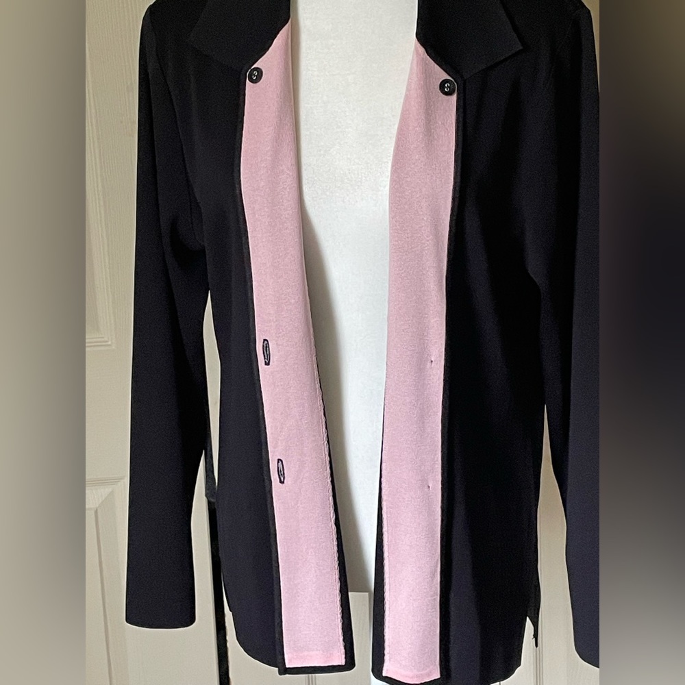 Misook Large black contemporary acrylic knit blazer/sweater with pink lapel. - Picture 3 of 9